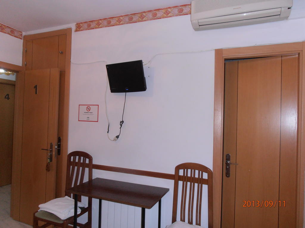 Hostal Restaurante Las Rejas 아르키도나 객실 사진