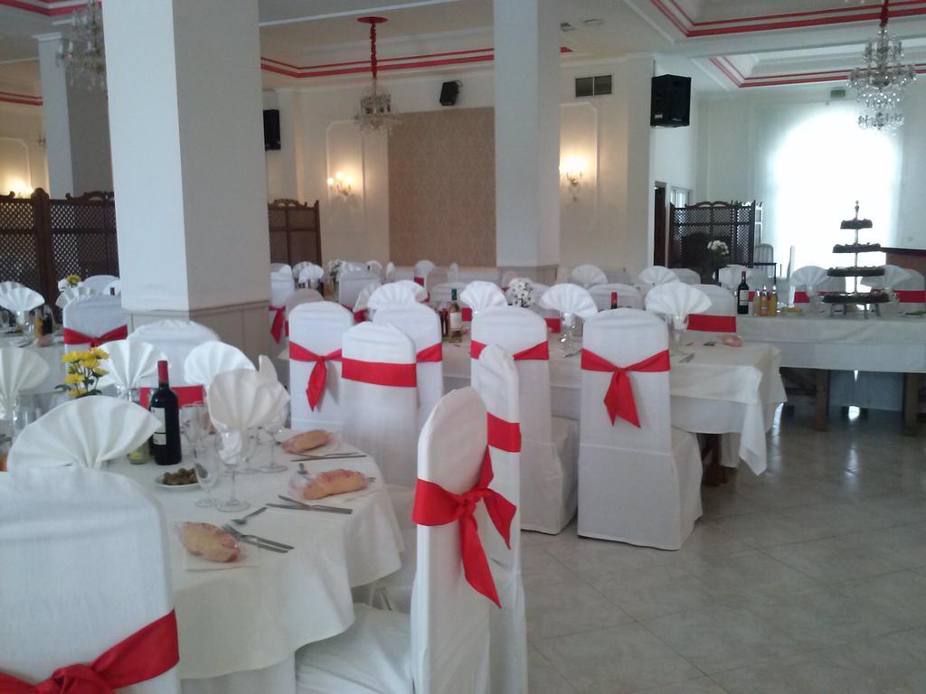 Hostal Restaurante Las Rejas 아르키도나 외부 사진